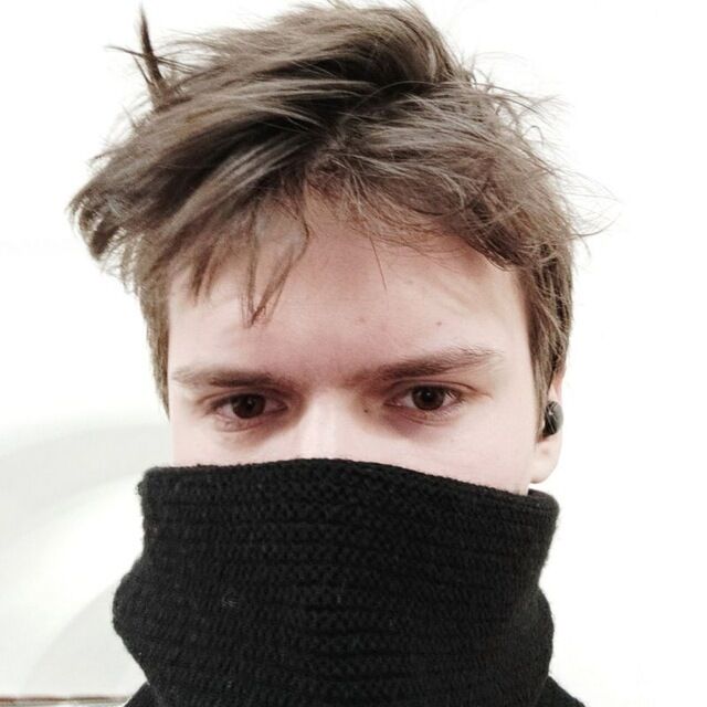  31077831  , 25 ,    -