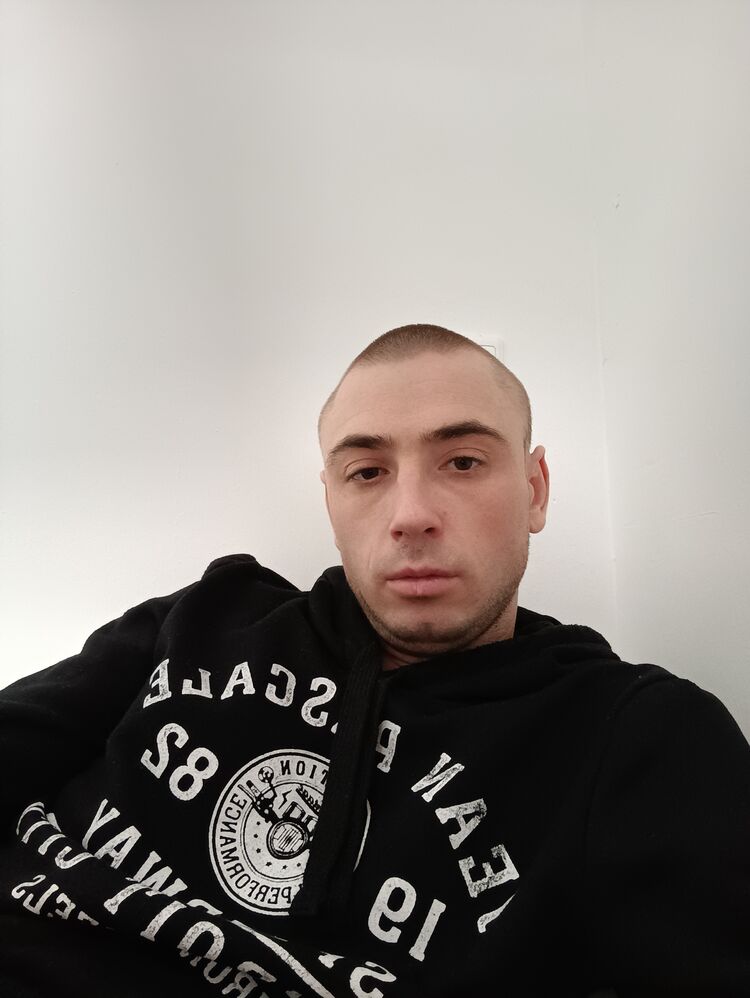  Damme,   , 33 ,   ,   