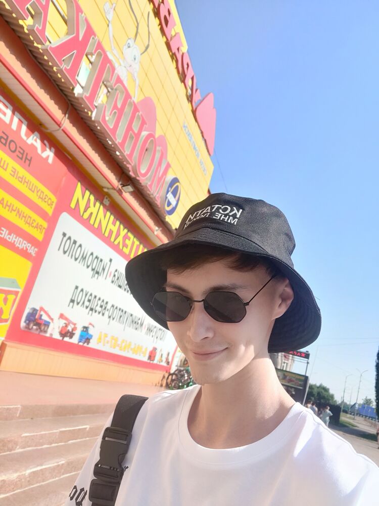  27723481  Artur, 25 ,     