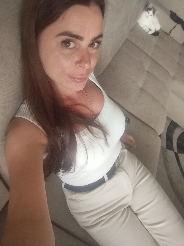  48977261  , 35 ,    