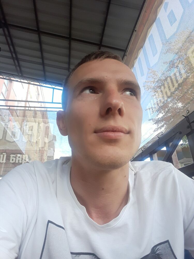  20925201  Vitalij, 38 ,    