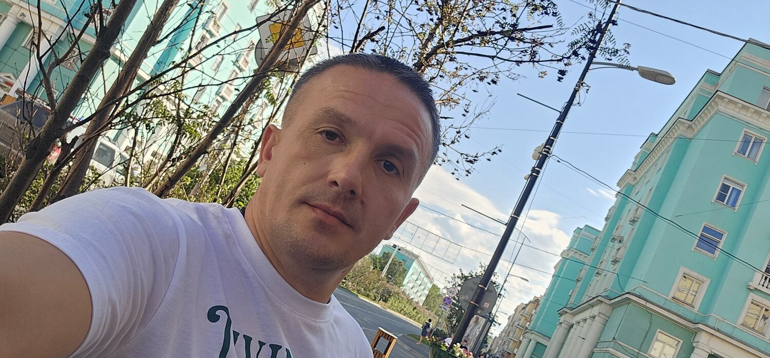  54494191  Alex, 40 ,    