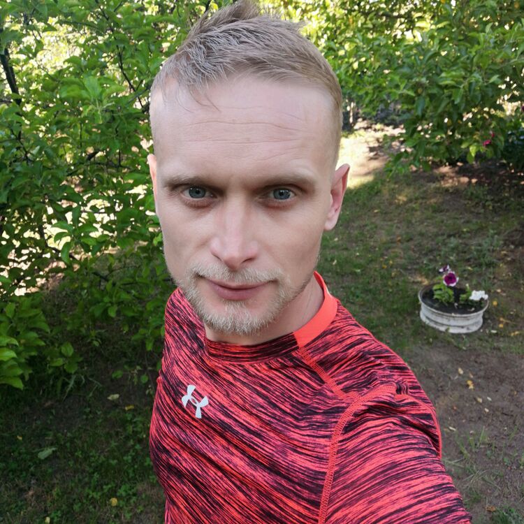  ,   Viktor, 38 ,   
