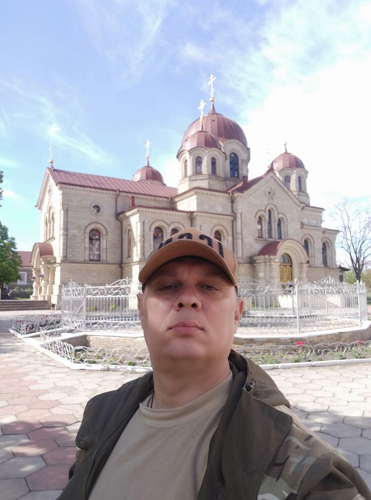  38662341  Ruslan, 51 ,    