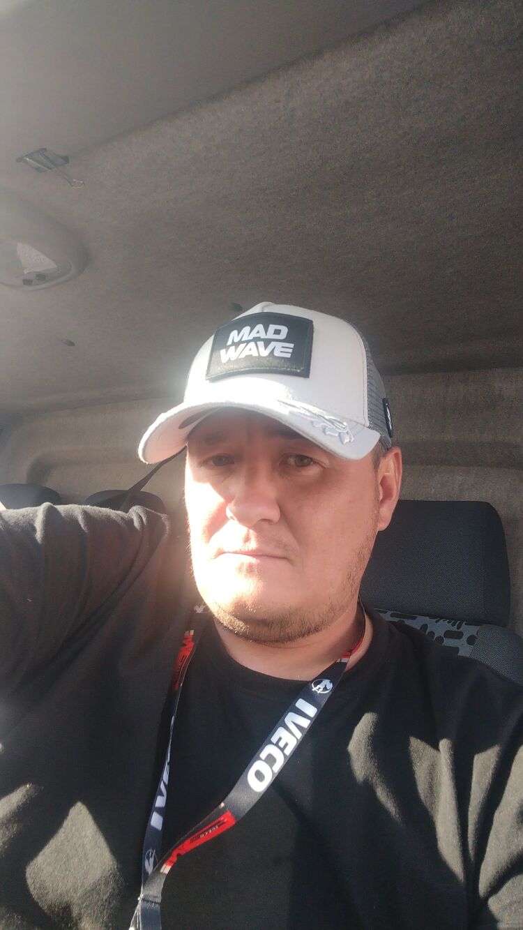  53935321  Yuri, 36 ,     