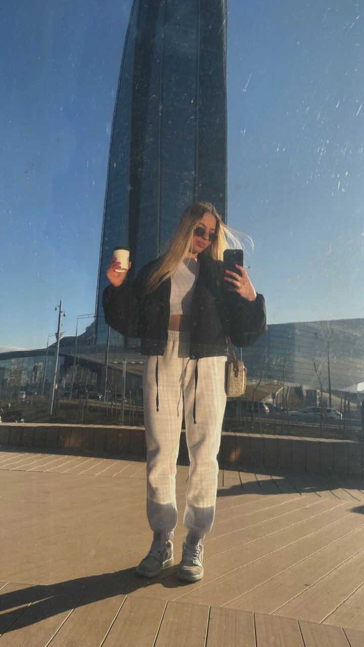  44911261  , 27 ,    
