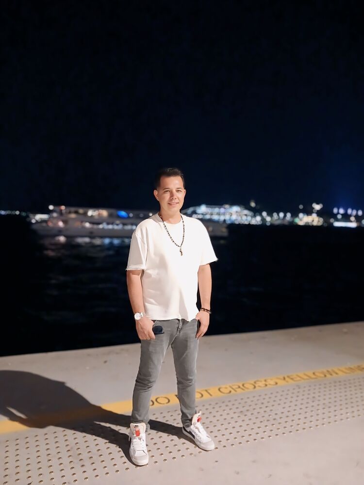  ,   Mehmet, 37 ,   ,   