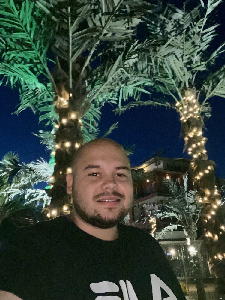  54651521  Nicolae, 31 ,    