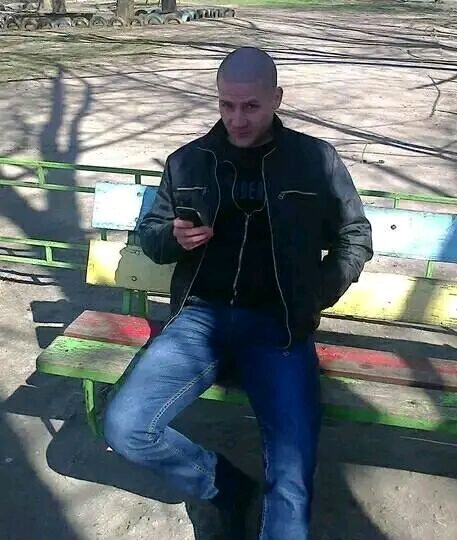  53315511  Triumf, 39 ,    