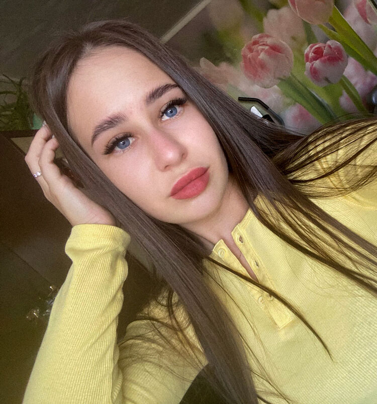  ,   Katya, 23 ,   
