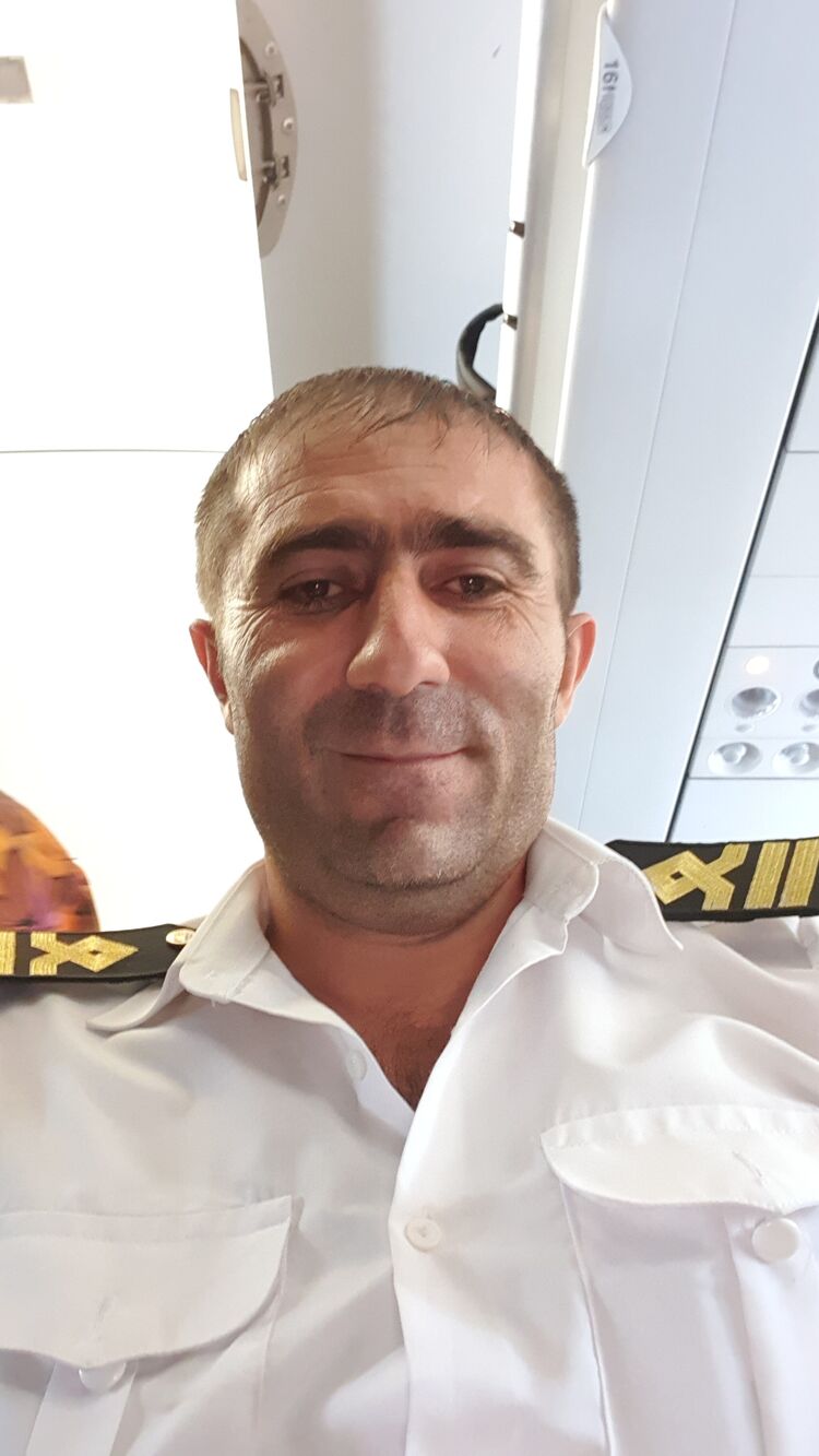  31560241  Alex, 41 ,    