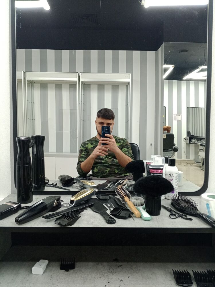  48760371  JONIK, 27 ,    