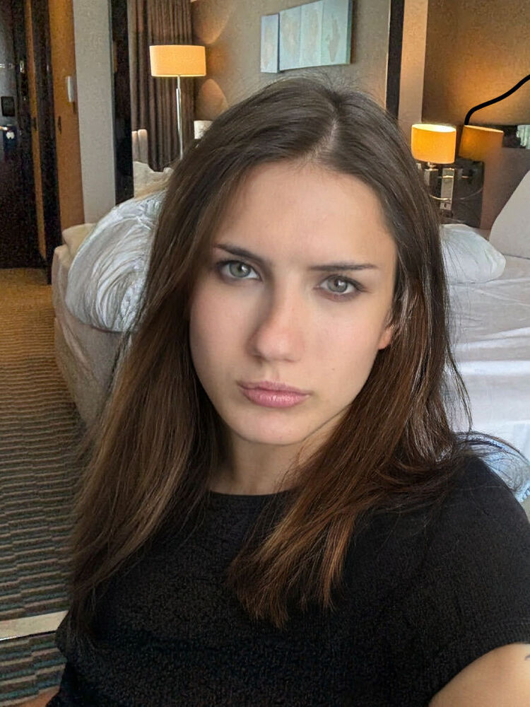  52998471  Lena, 22 ,    