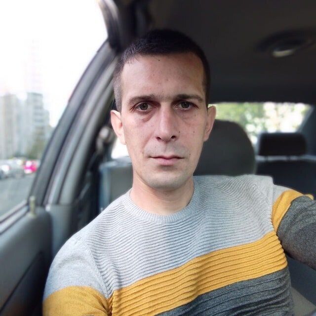  54008481  Vitalik, 36 ,    