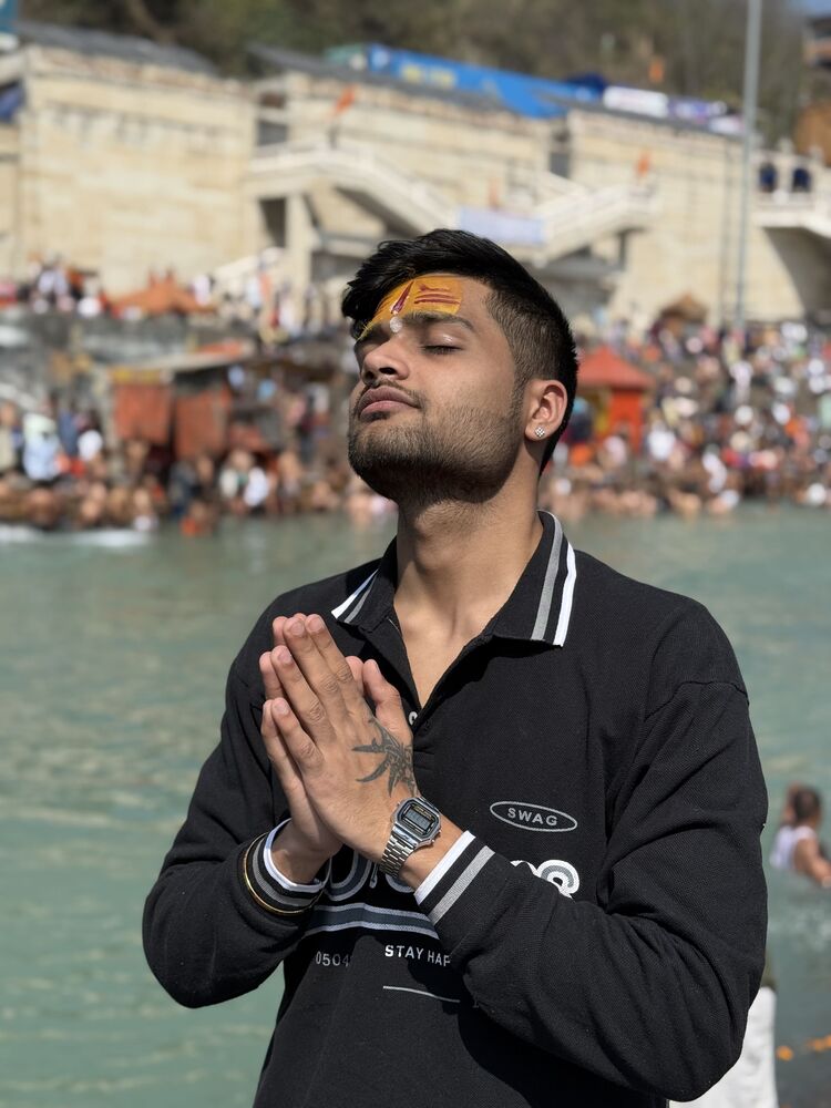  50942351  Harsh Dhawan, 24 ,    Adel