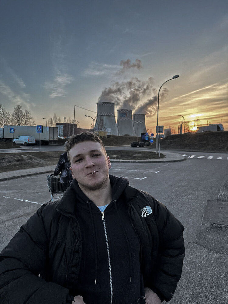  ,   Ѹ, 22 ,     , c , 