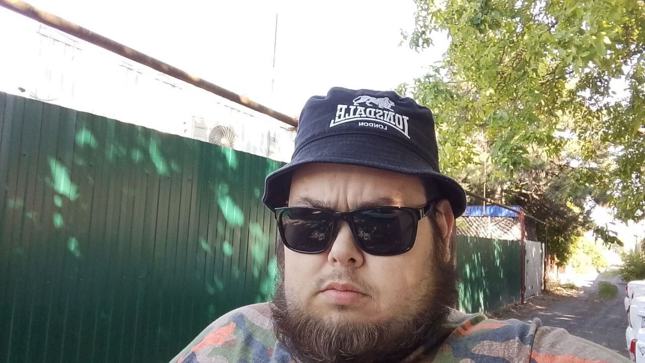  52992801  , 35 ,    --