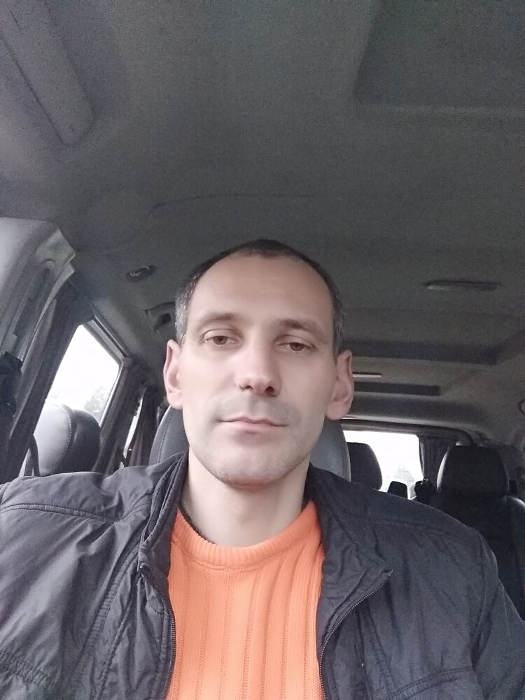  30867301  Pavel, 45 ,    
