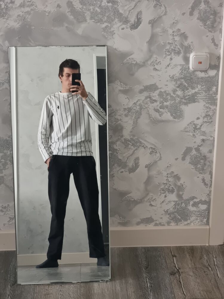  46889031  , 22 ,    