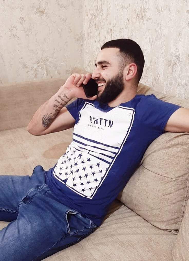  30758971  Ishxan, 27 ,    