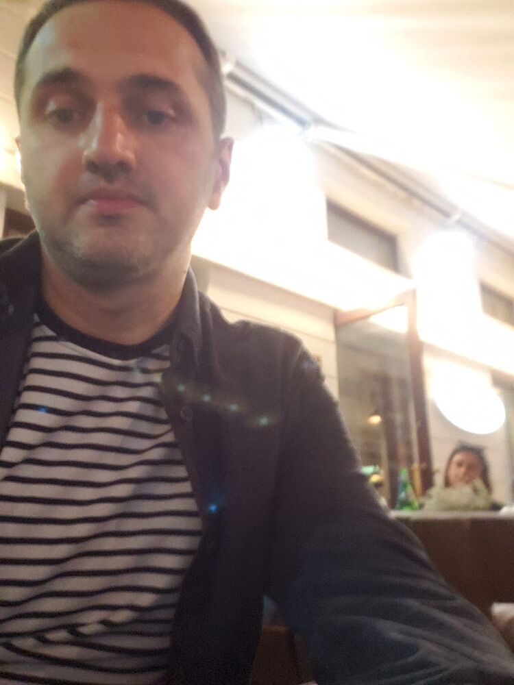  18153541  Lasha, 43 ,    