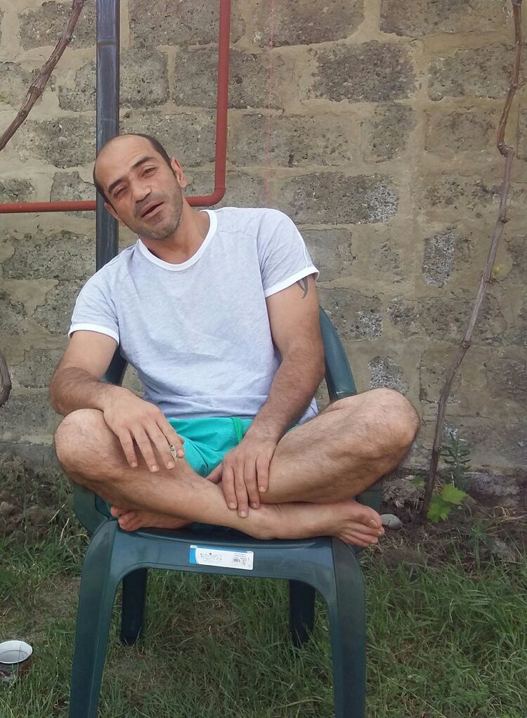  ,   Niaz, 43 ,   ,   , c 