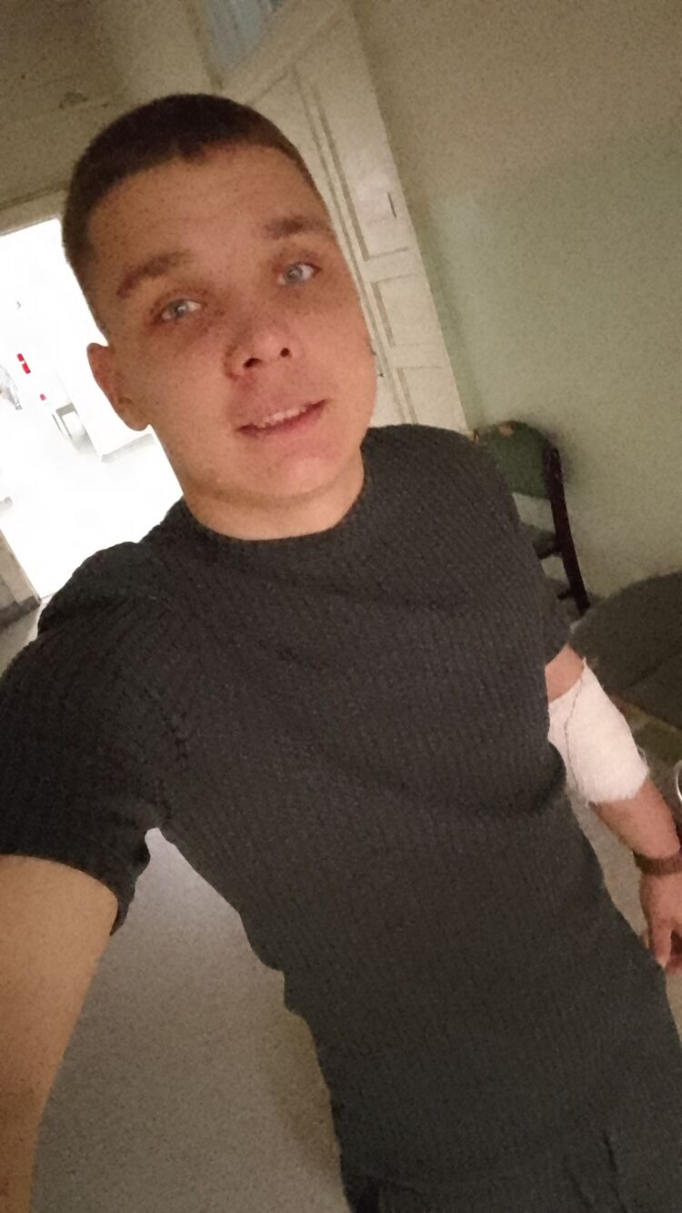  44477981  , 24 ,    