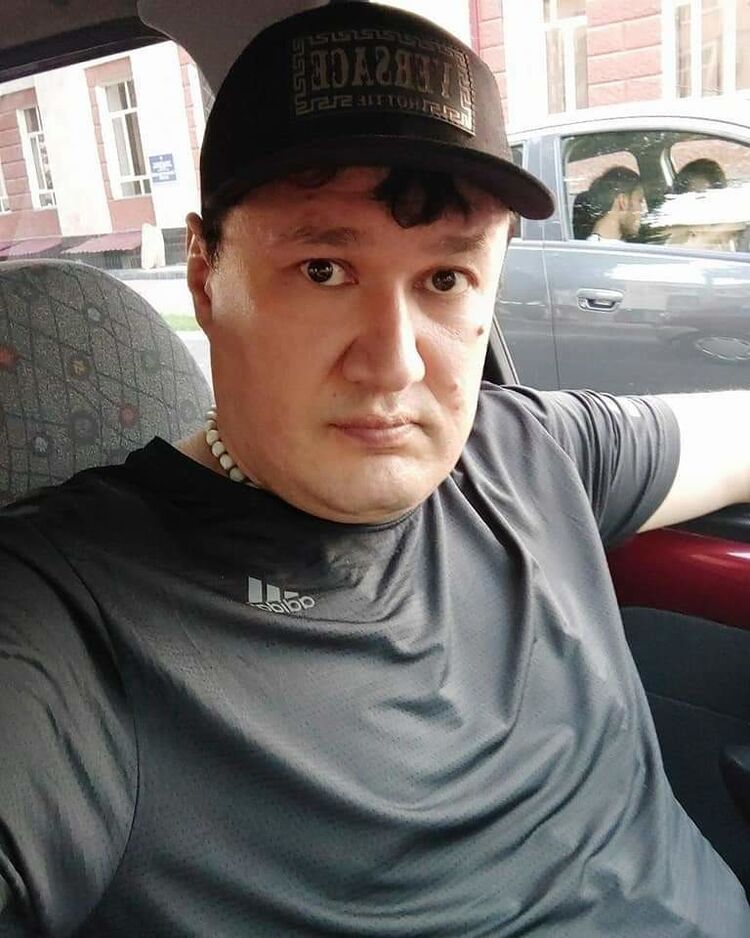  18758281  SulaymonDavu, 46 ,    