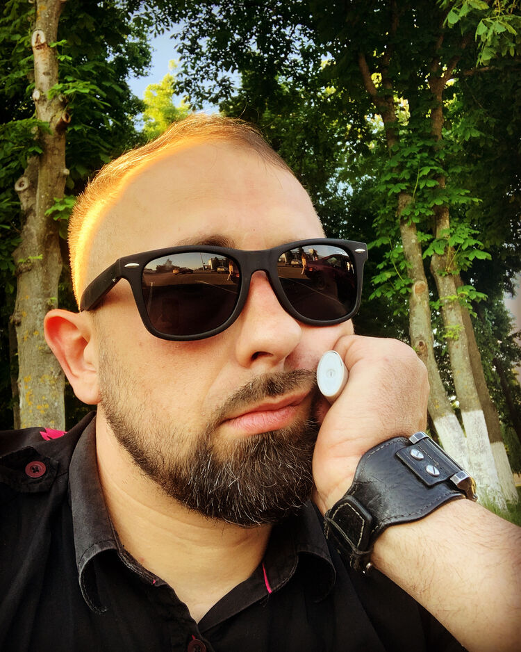  33200841  Paul, 40 ,    