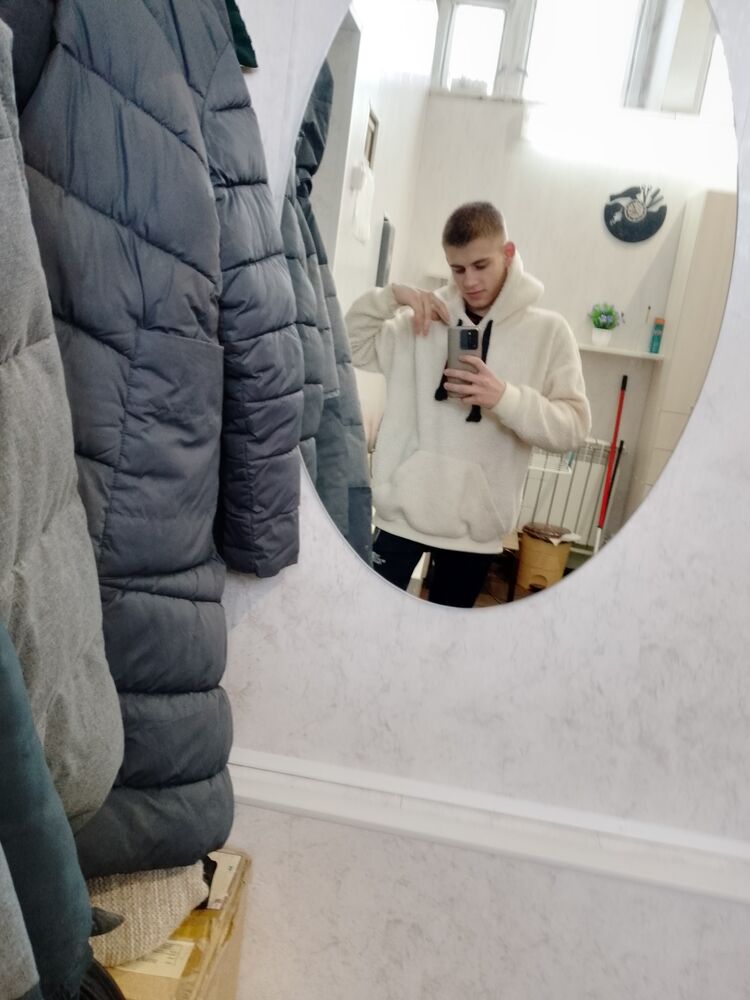  35064101  Artem, 20 ,    