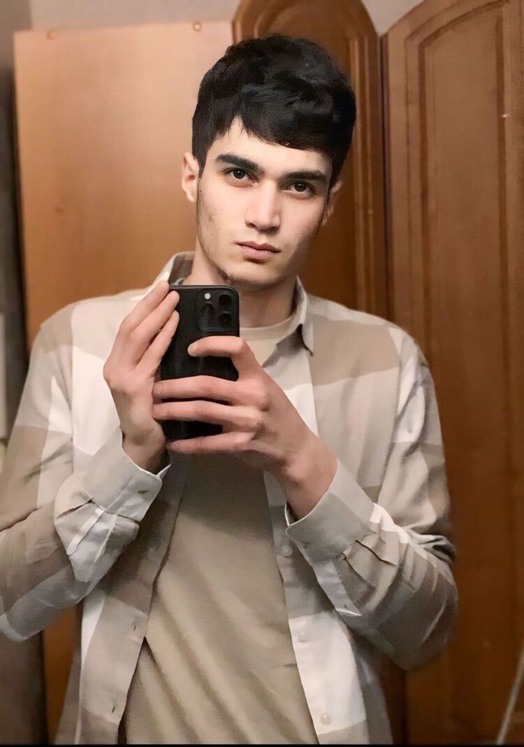  41953271  Narek, 23 ,    Fohrenhain