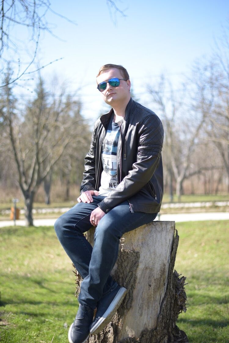 ,   White, 29 ,   ,   , c 