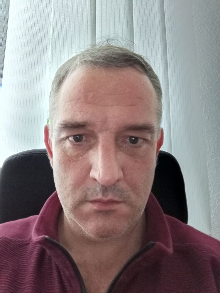  44322931  Yurii Anatol, 44 ,    