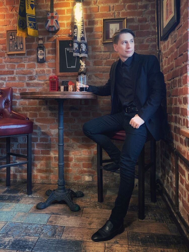  ,   Alex, 35 ,   ,   