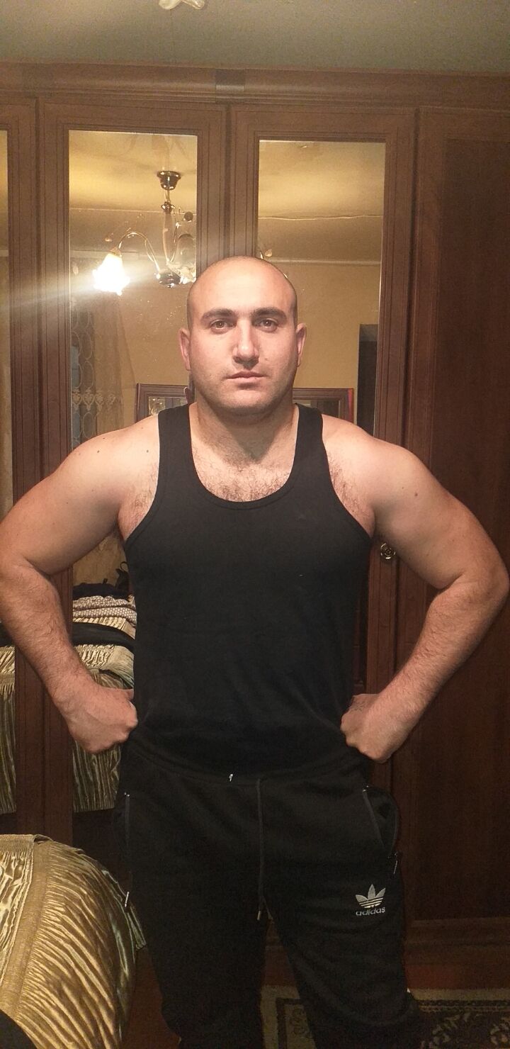  30992181  Vitali, 31 ,    