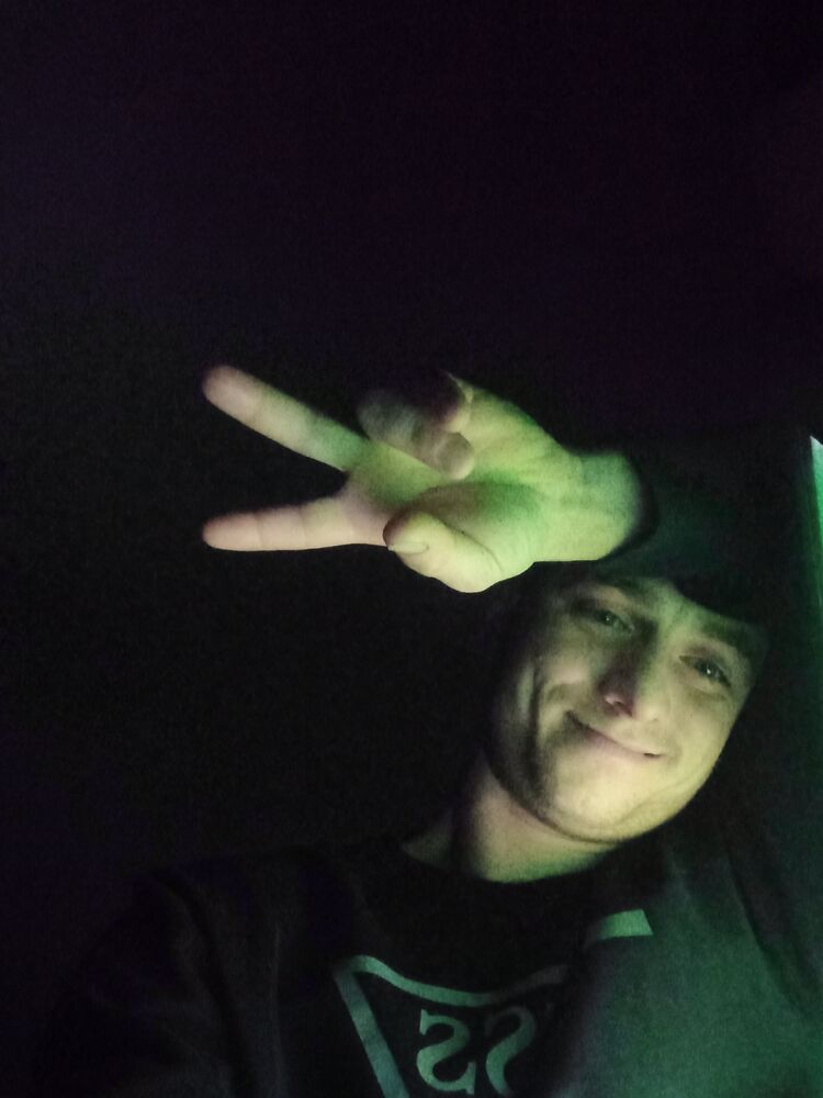  39989431  Yury, 28 ,    