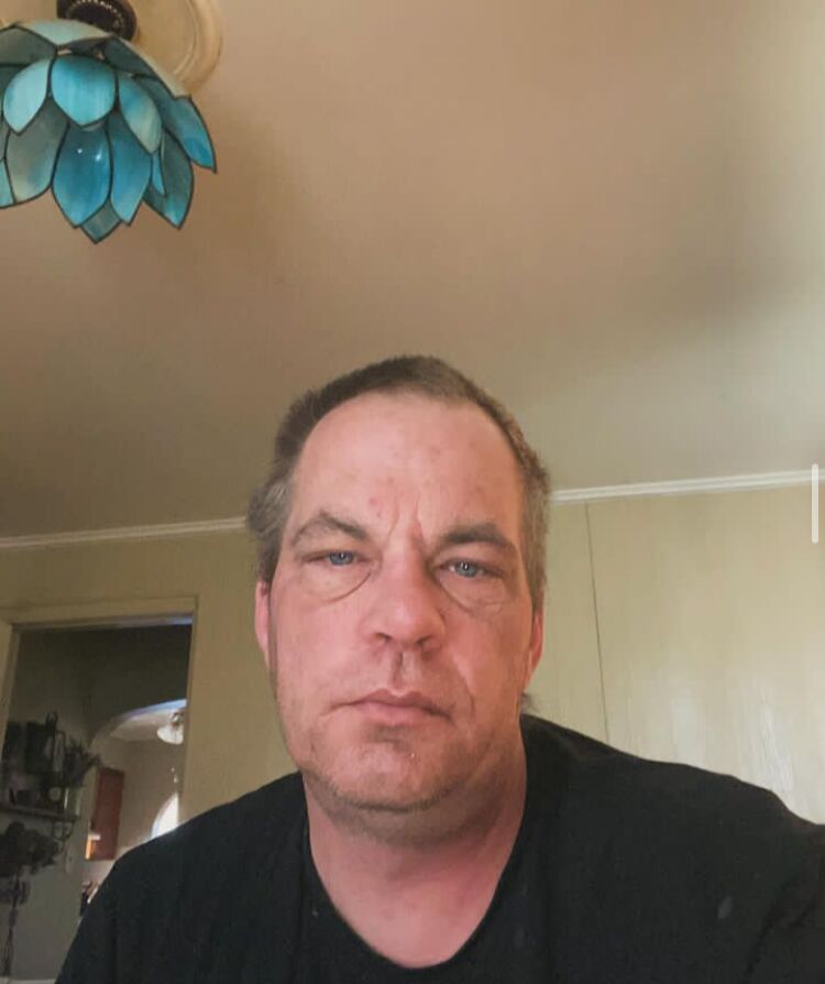  48658151  Richard, 44 ,    Alamo