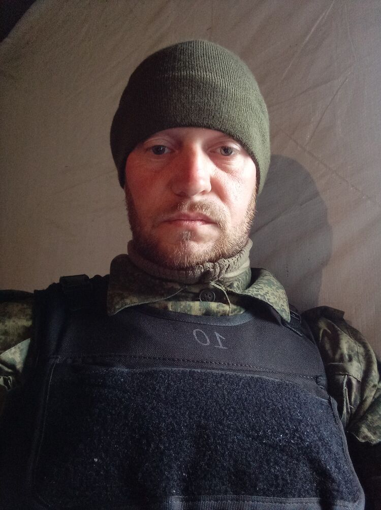  ,   Vlados, 42 ,   ,   