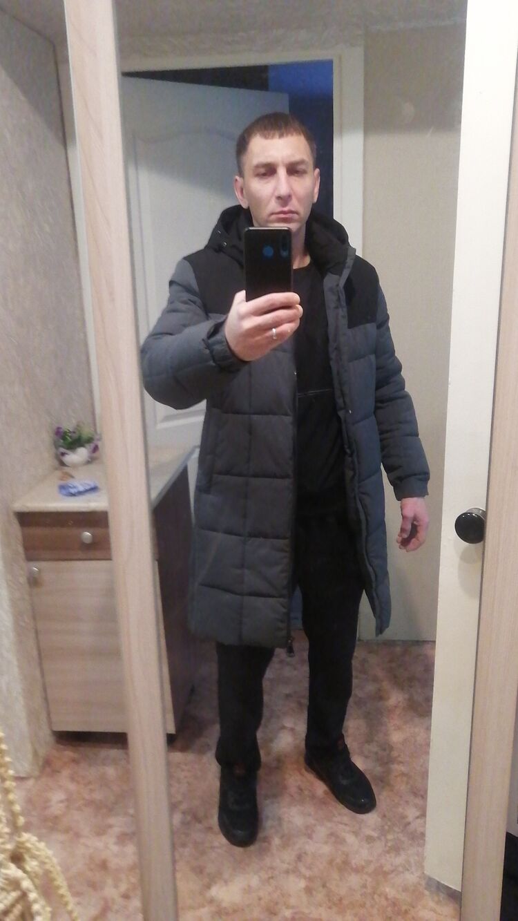  48075691  Vasily, 38 ,    