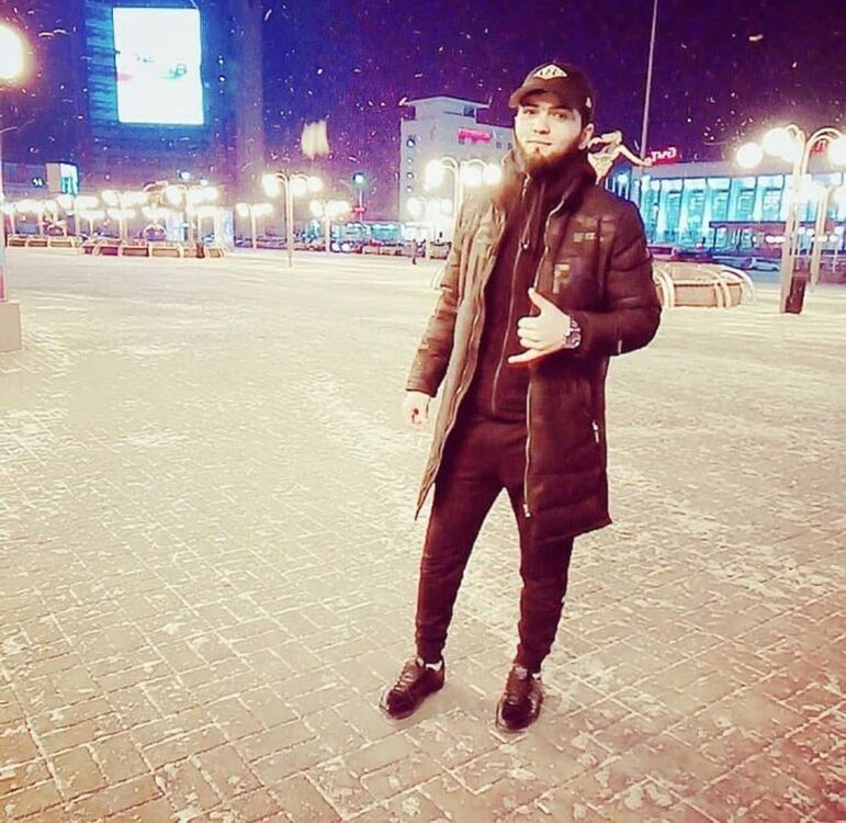  35688161  BoBoev, 31 ,    