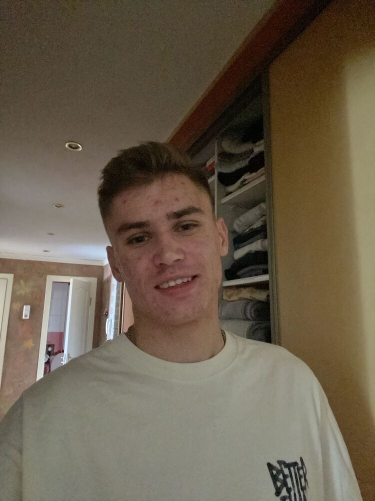  54352591  Maxim, 25 ,    