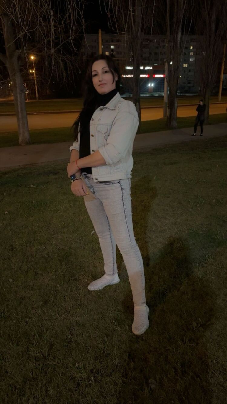  43214371  Lilia, 41 ,    
