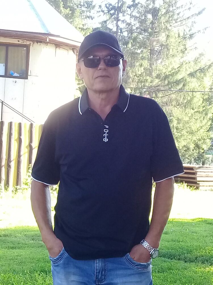  52231731  Stas, 49 ,    