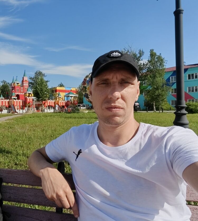  53529191  Vladimir, 28 ,    