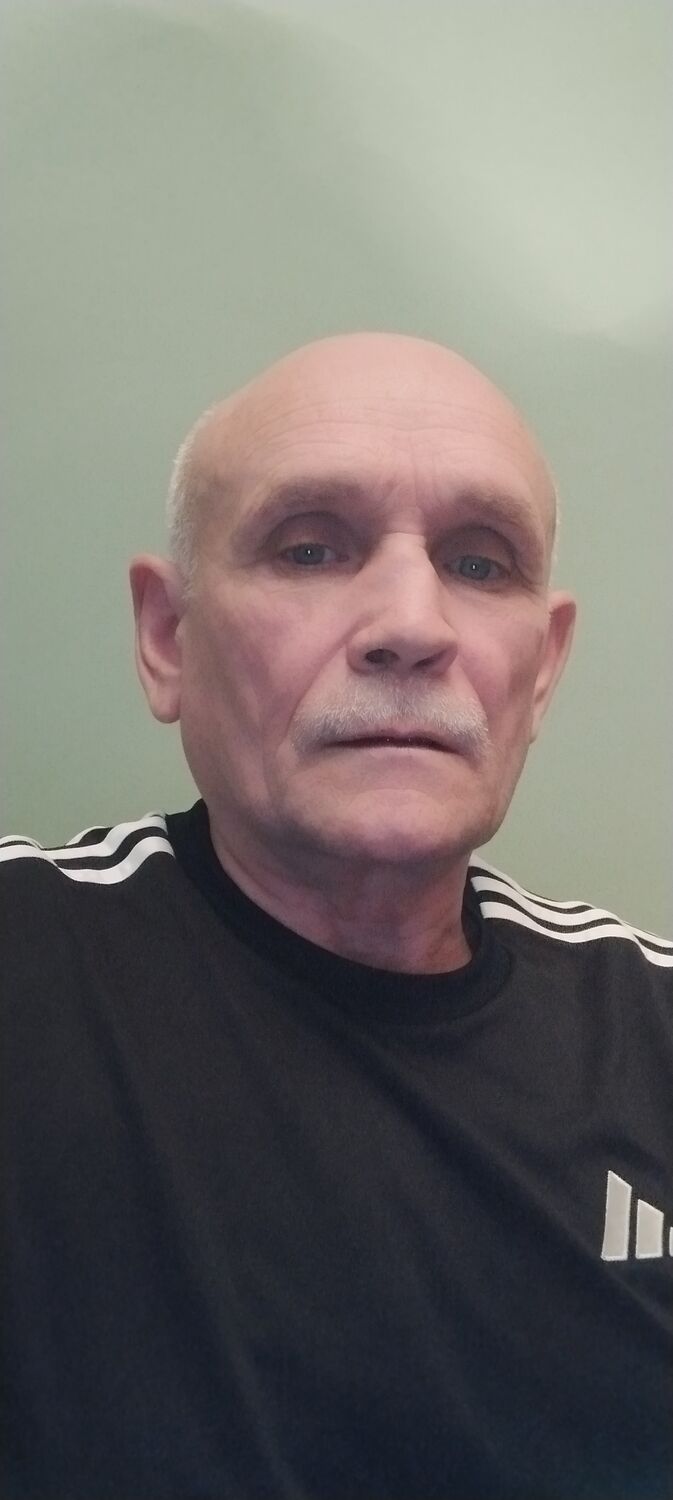  53833471  Wlad, 51 ,    