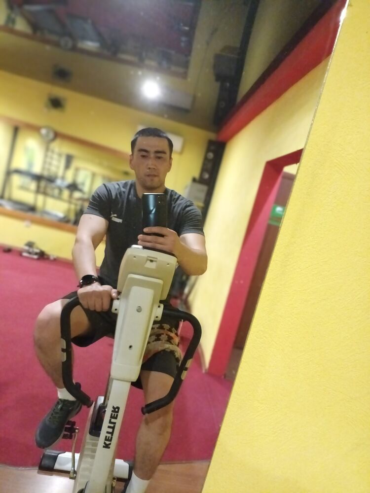  ,   Erzhan, 33 ,   c 