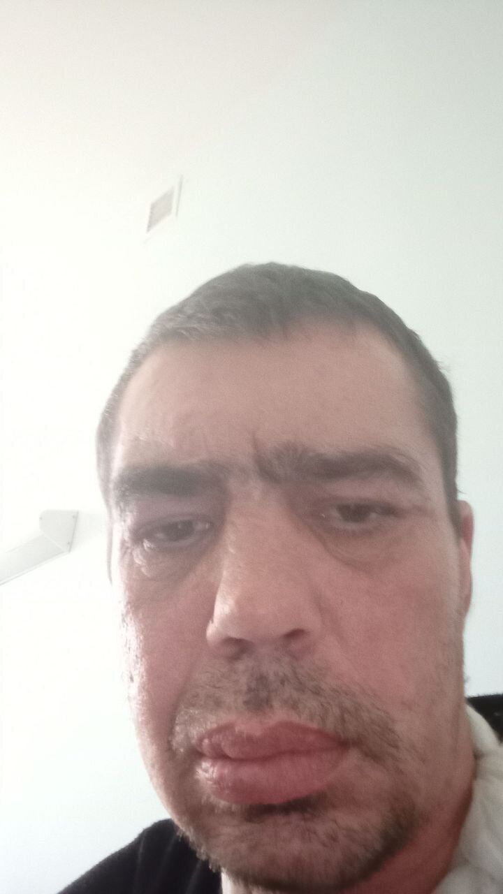  40018621  , 42 ,    --