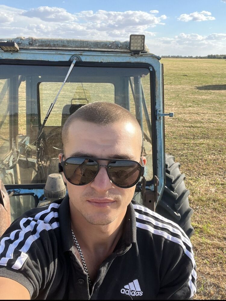  ,   Nikita, 26 ,   ,   