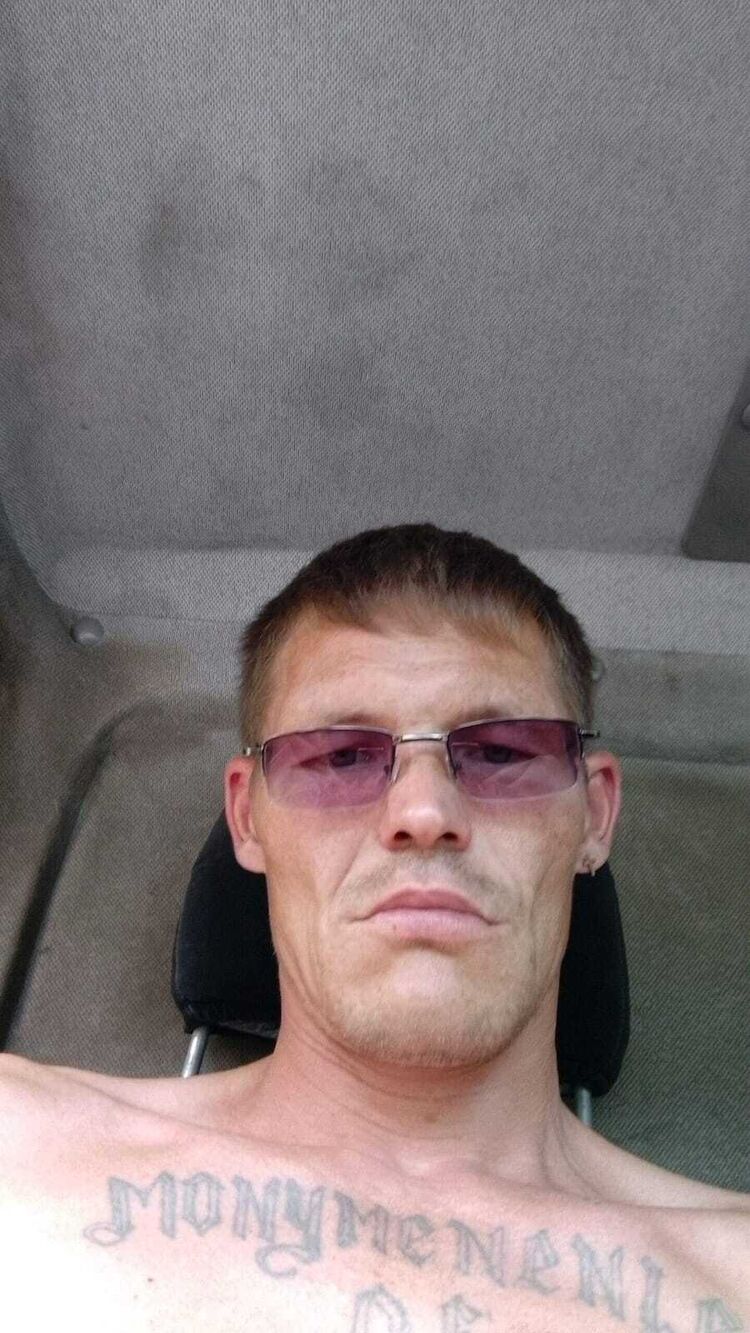  ,   Miha, 40 ,   c 