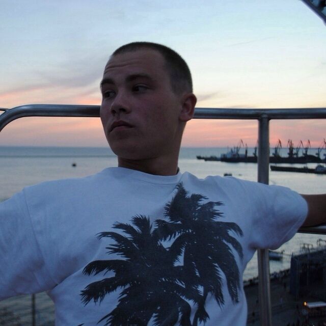  54558261  Alexander, 35 ,    